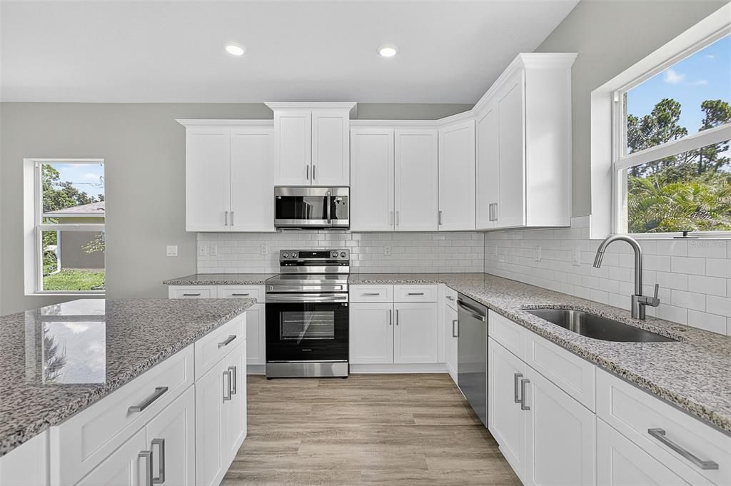 En Venta: $379,000 (4 camas, 3 baños, 2092 Pies cuadrados)