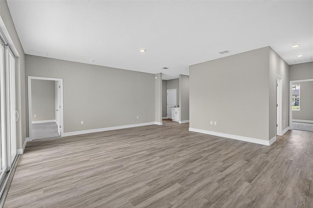 En Venta: $379,000 (4 camas, 3 baños, 2092 Pies cuadrados)