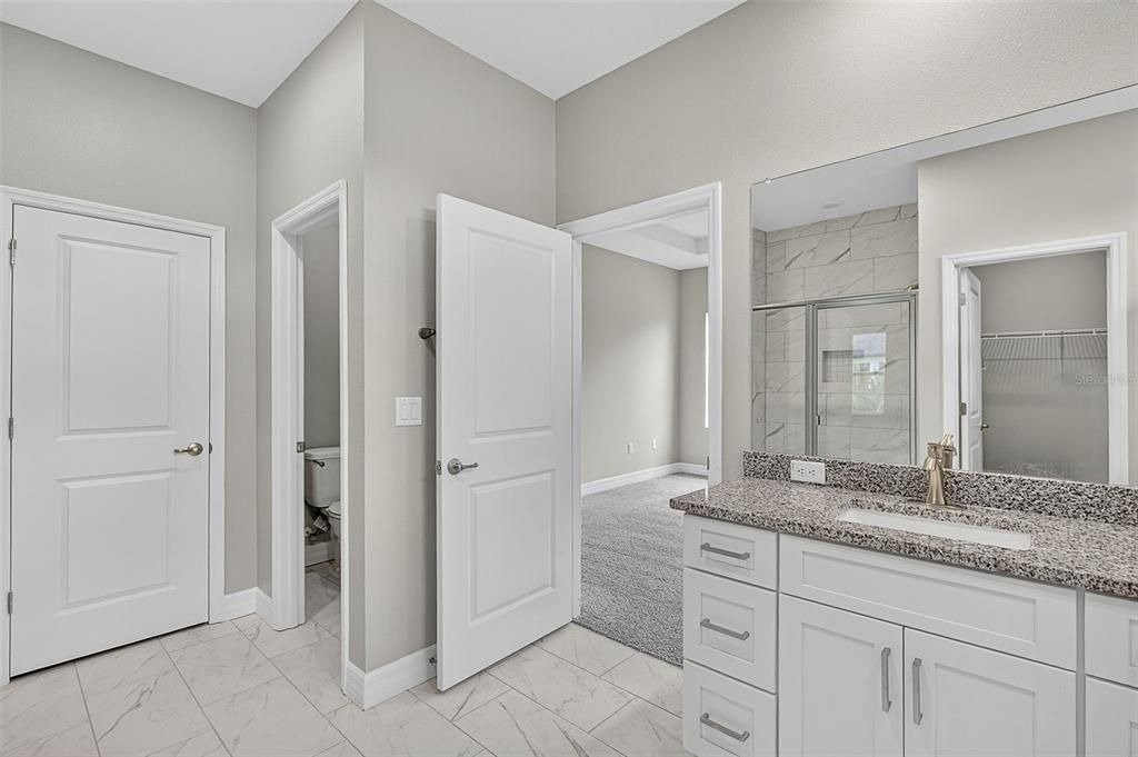 En Venta: $379,000 (4 camas, 3 baños, 2092 Pies cuadrados)