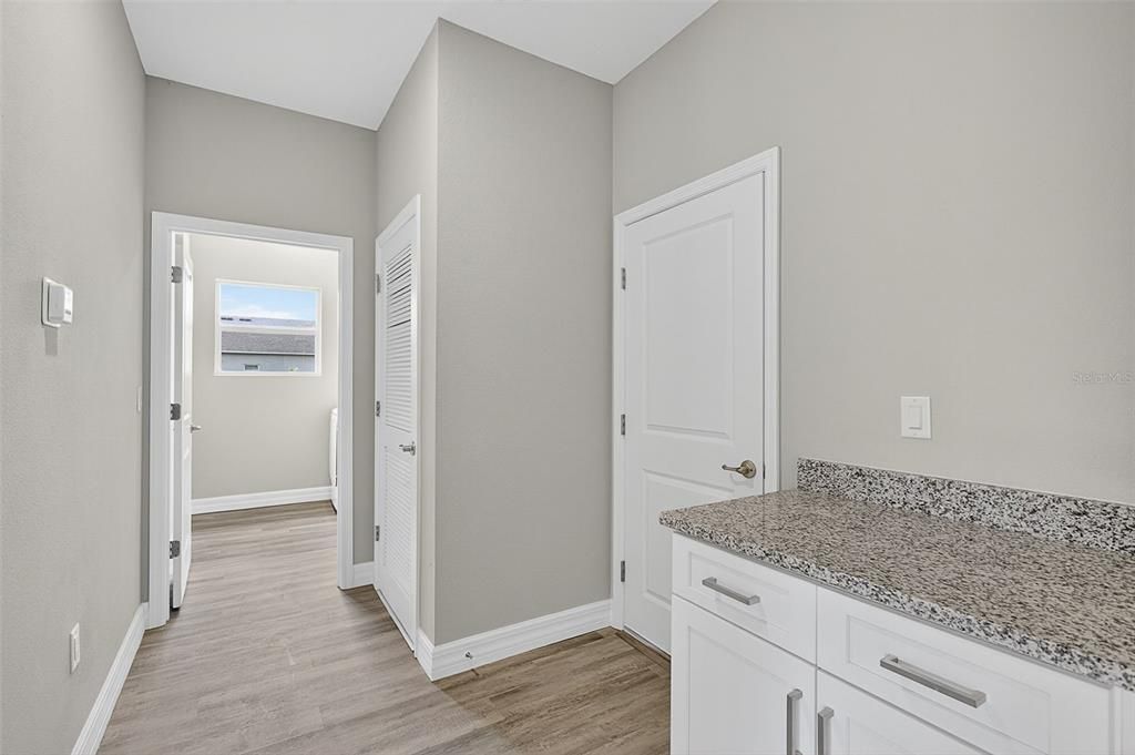 En Venta: $379,000 (4 camas, 3 baños, 2092 Pies cuadrados)