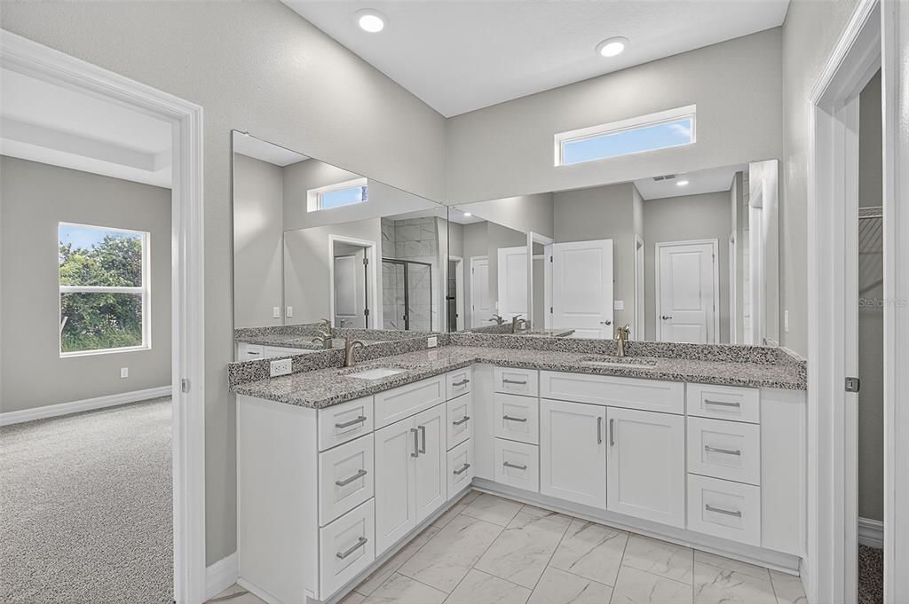 En Venta: $379,000 (4 camas, 3 baños, 2092 Pies cuadrados)