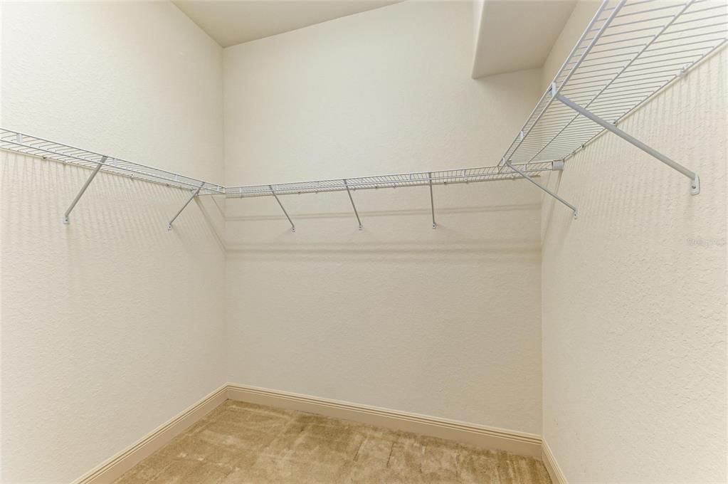 For Sale: $589,900 (3 beds, 3 baths, 2289 Square Feet)