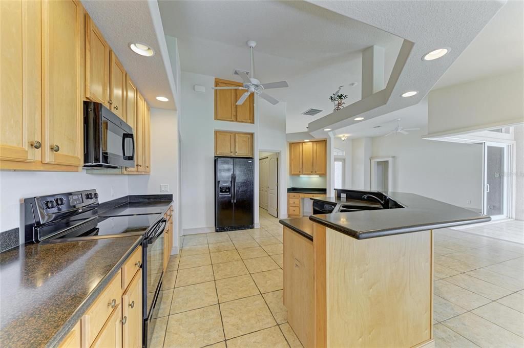 For Sale: $589,900 (3 beds, 3 baths, 2289 Square Feet)