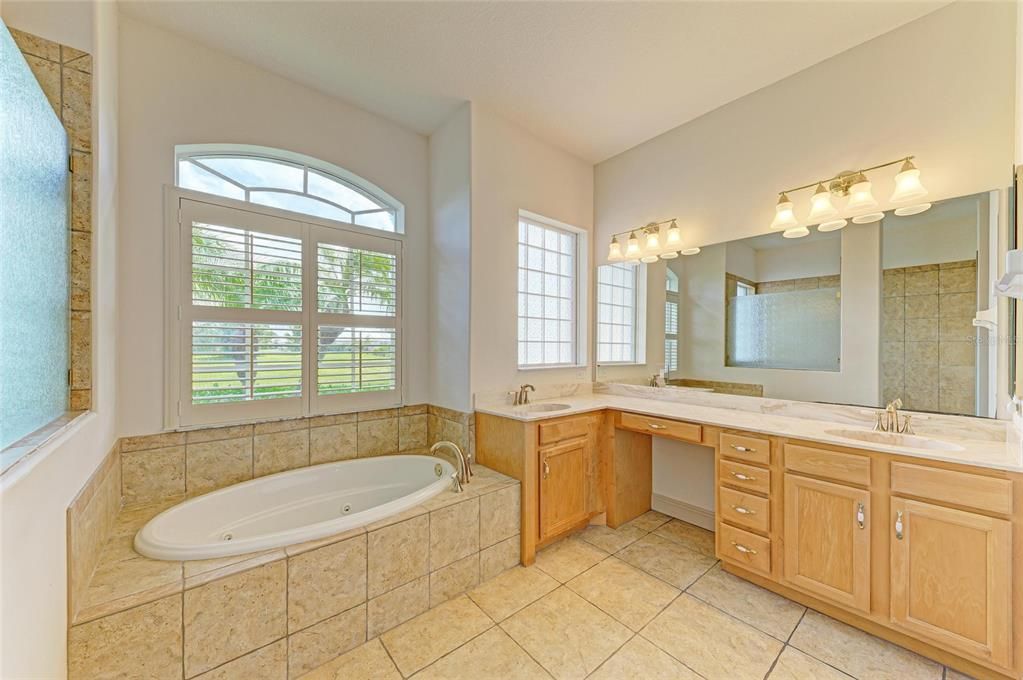 For Sale: $589,900 (3 beds, 3 baths, 2289 Square Feet)