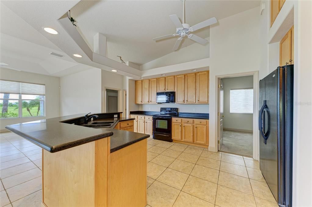 For Sale: $589,900 (3 beds, 3 baths, 2289 Square Feet)