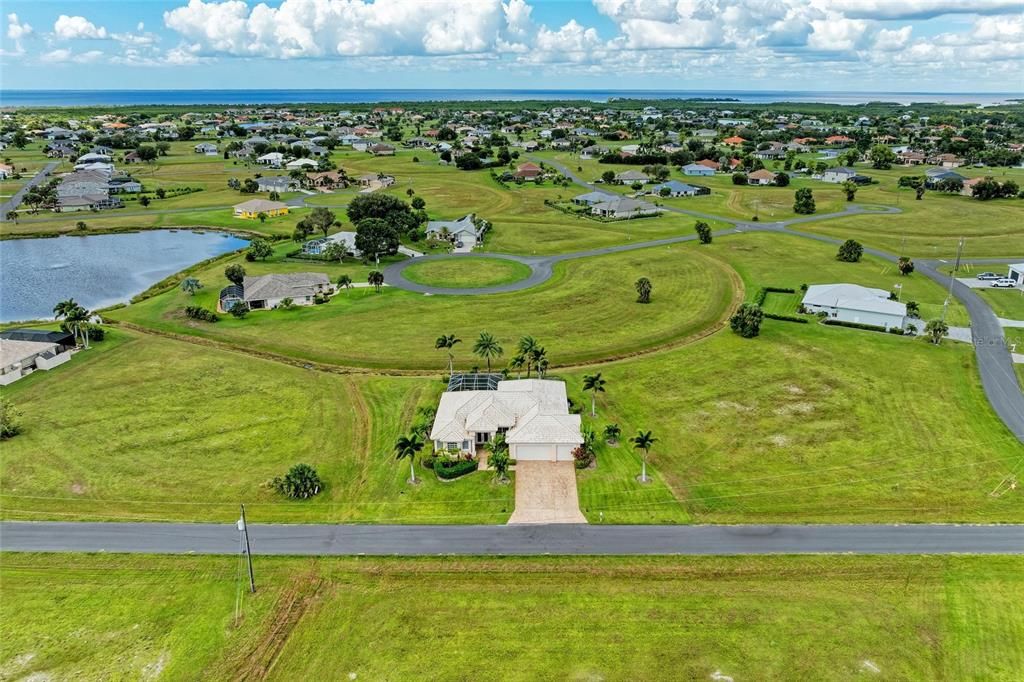 For Sale: $589,900 (3 beds, 3 baths, 2289 Square Feet)