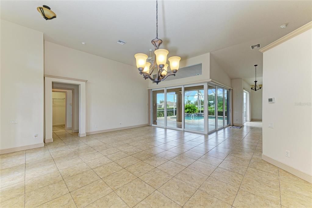 For Sale: $589,900 (3 beds, 3 baths, 2289 Square Feet)