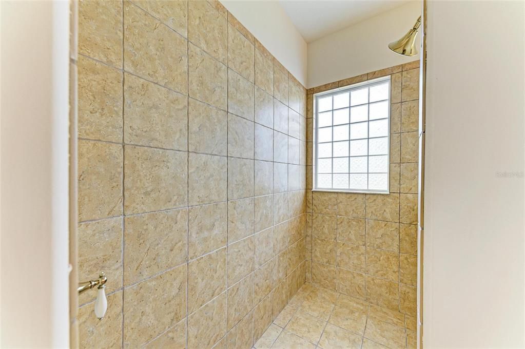 For Sale: $589,900 (3 beds, 3 baths, 2289 Square Feet)