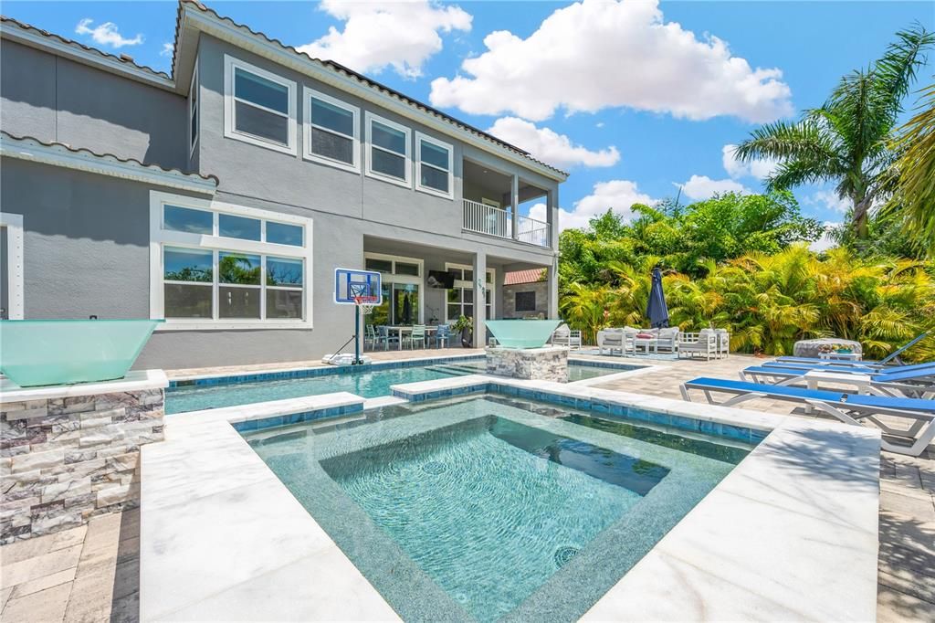 待售: $1,500,000 (6 贝兹, 5 浴室, 5861 平方英尺)