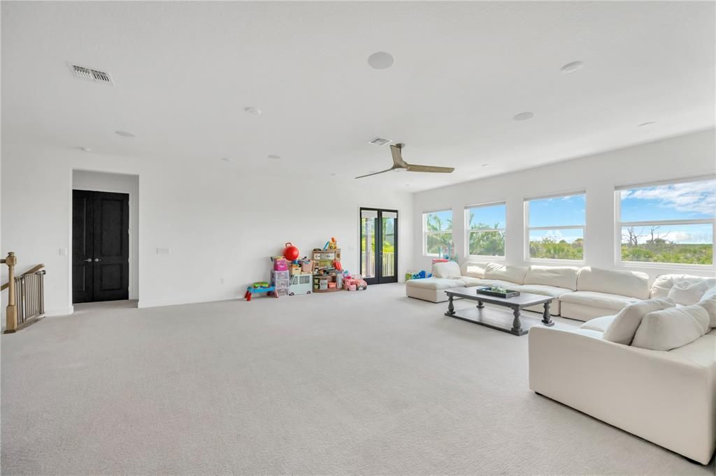 待售: $1,500,000 (6 贝兹, 5 浴室, 5861 平方英尺)