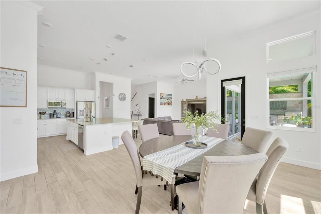 待售: $1,500,000 (6 贝兹, 5 浴室, 5861 平方英尺)