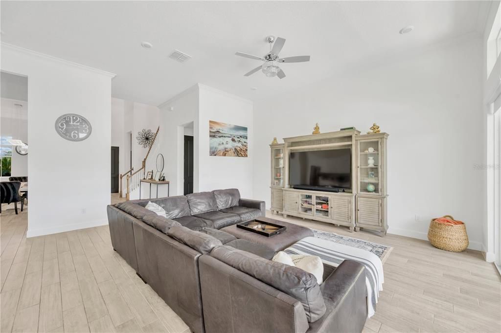 待售: $1,500,000 (6 贝兹, 5 浴室, 5861 平方英尺)