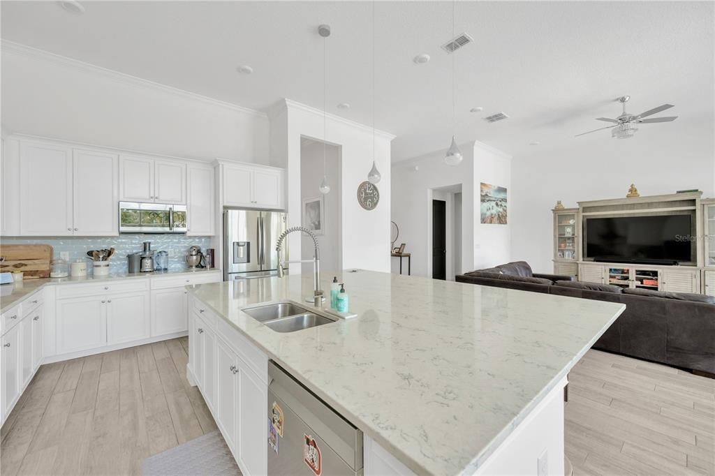 待售: $1,500,000 (6 贝兹, 5 浴室, 5861 平方英尺)