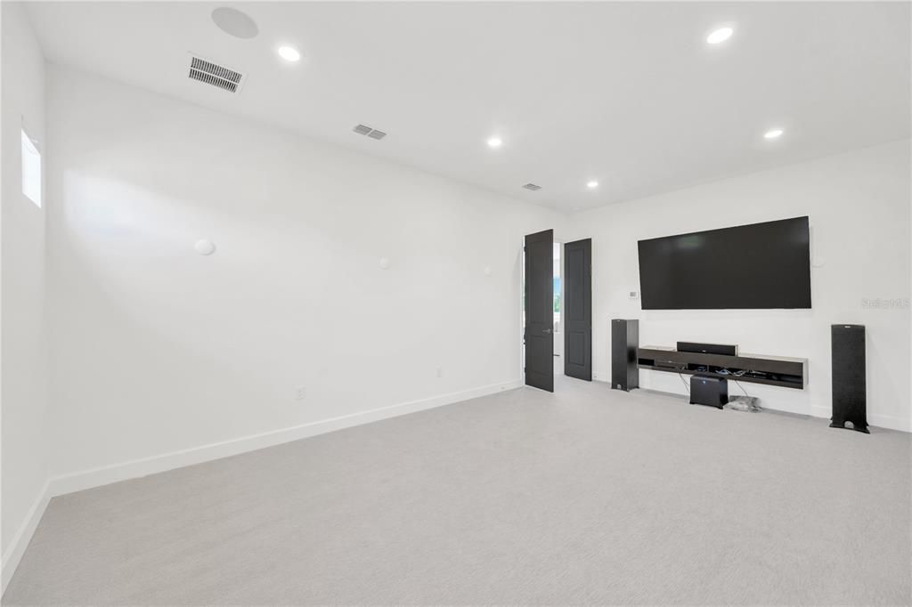 待售: $1,500,000 (6 贝兹, 5 浴室, 5861 平方英尺)