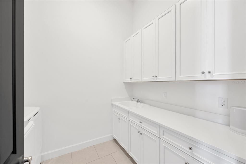 待售: $1,500,000 (6 贝兹, 5 浴室, 5861 平方英尺)