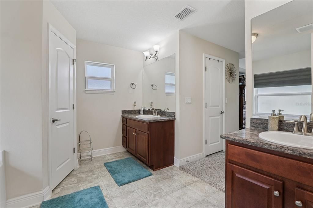 For Sale: $439,000 (3 beds, 2 baths, 2035 Square Feet)