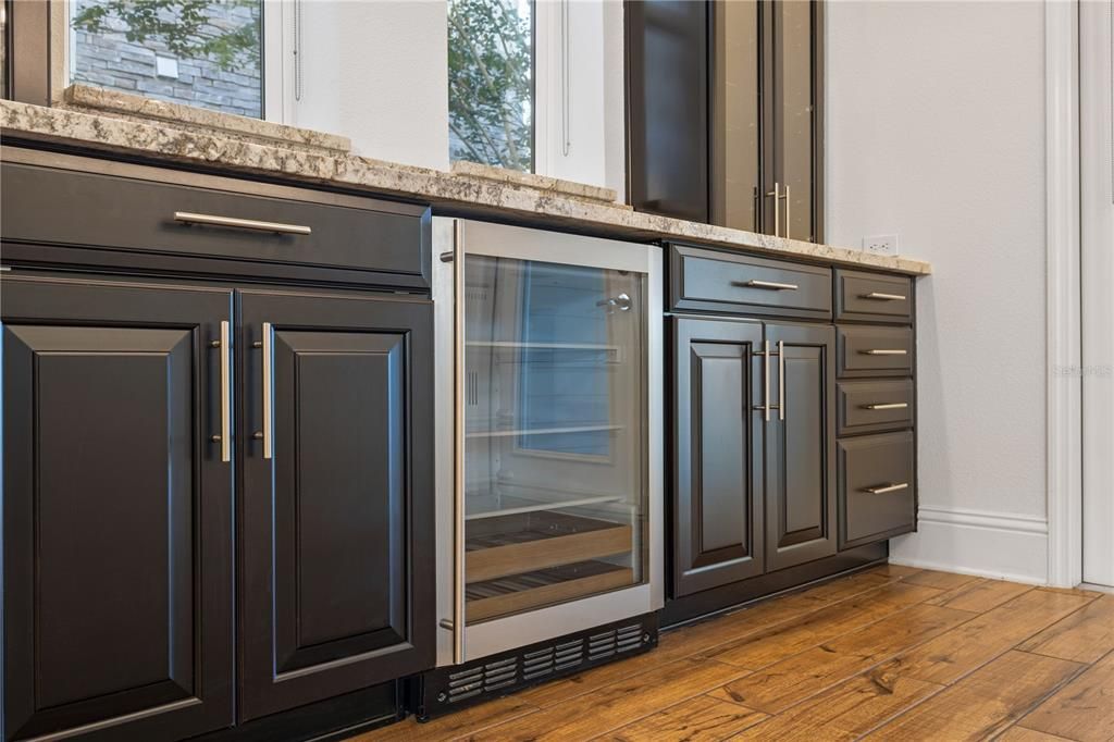 For Rent: $6,000 (4 beds, 3 baths, 2998 Square Feet)