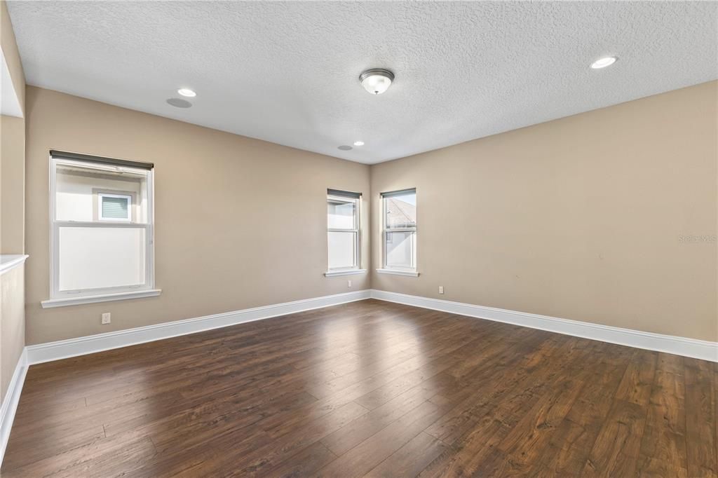 For Rent: $6,000 (4 beds, 3 baths, 2998 Square Feet)