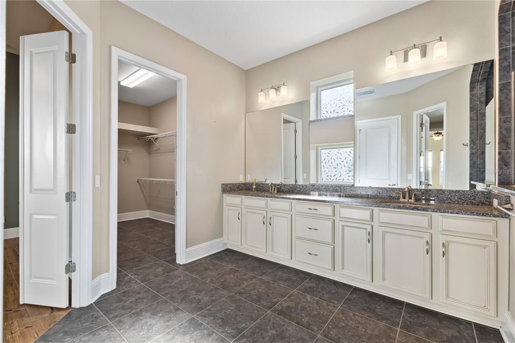 For Rent: $6,000 (4 beds, 3 baths, 2998 Square Feet)