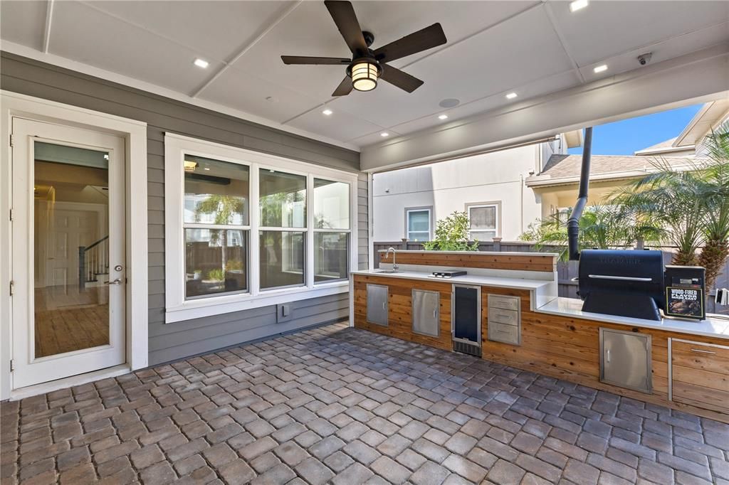 For Rent: $6,000 (4 beds, 3 baths, 2998 Square Feet)