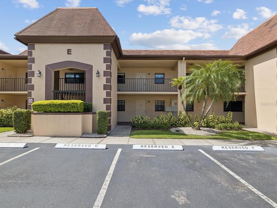 Recently Sold: $199,000 (2 beds, 2 baths, 912 Square Feet)