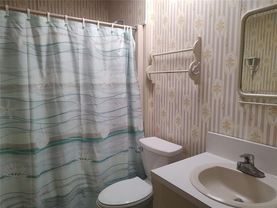 For Sale: $185,000 (2 beds, 1 baths, 1064 Square Feet)