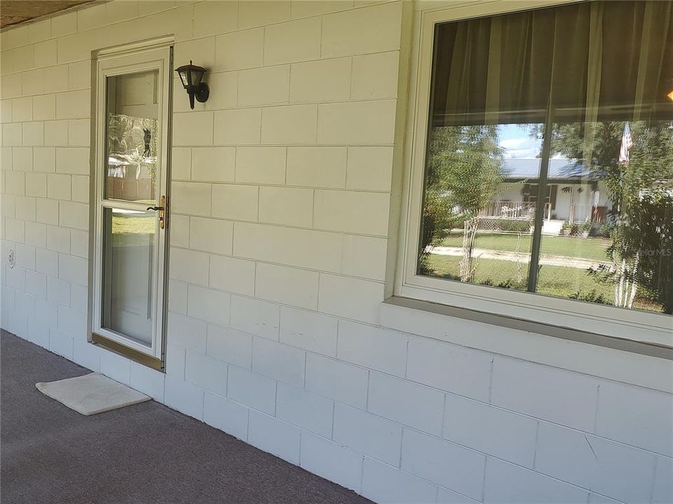 For Sale: $185,000 (2 beds, 1 baths, 1064 Square Feet)