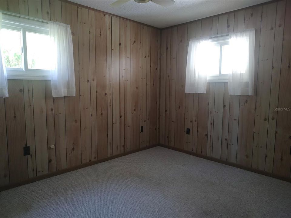 For Sale: $185,000 (2 beds, 1 baths, 1064 Square Feet)