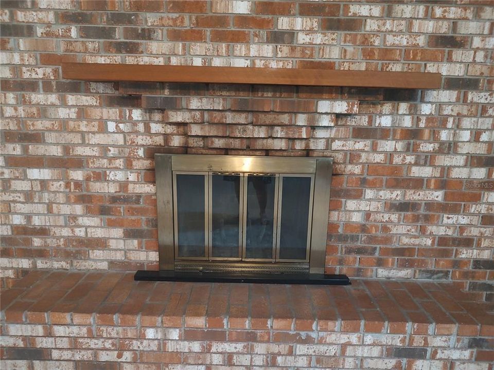 For Sale: $185,000 (2 beds, 1 baths, 1064 Square Feet)