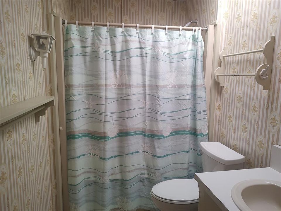 For Sale: $185,000 (2 beds, 1 baths, 1064 Square Feet)