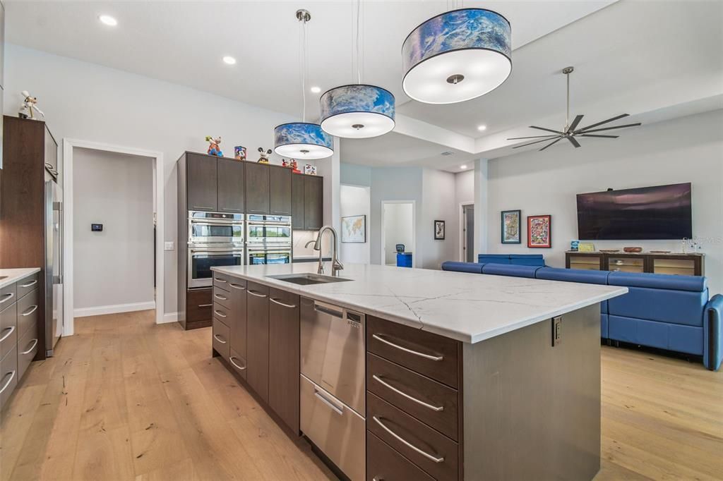 En Venta: $1,650,000 (3 camas, 3 baños, 3690 Pies cuadrados)