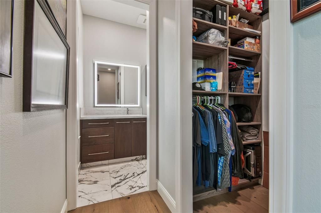 En Venta: $1,650,000 (3 camas, 3 baños, 3690 Pies cuadrados)