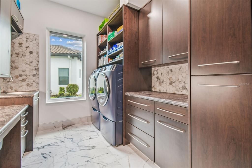 En Venta: $1,650,000 (3 camas, 3 baños, 3690 Pies cuadrados)