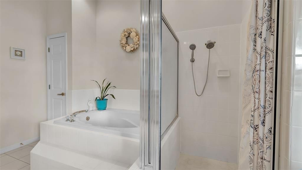 For Sale: $699,000 (3 beds, 2 baths, 2288 Square Feet)