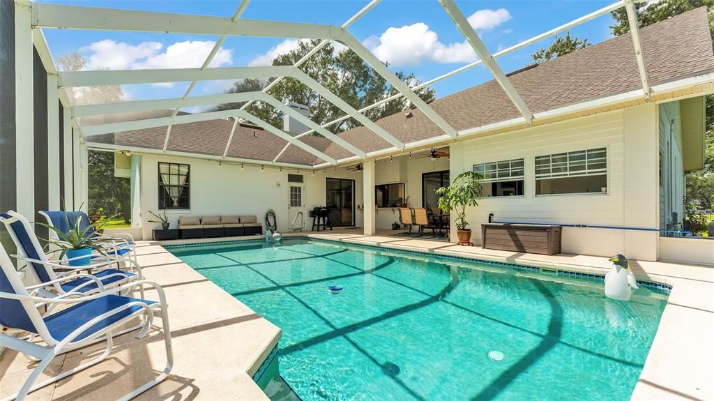 For Sale: $699,000 (3 beds, 2 baths, 2288 Square Feet)