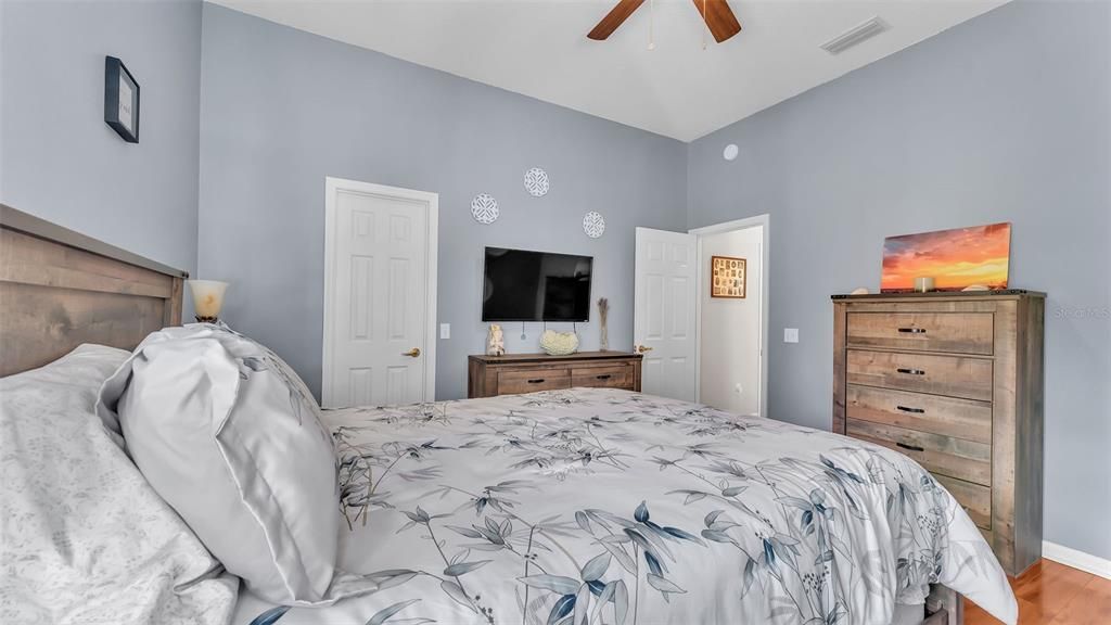 For Sale: $699,000 (3 beds, 2 baths, 2288 Square Feet)