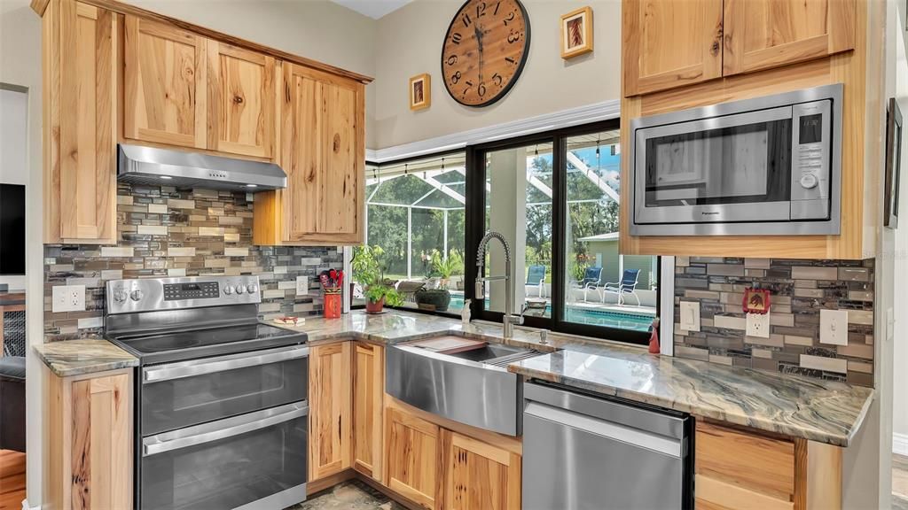 For Sale: $699,000 (3 beds, 2 baths, 2288 Square Feet)