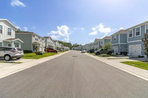 合同活跃: $240,000 (3 贝兹, 2 浴室, 1440 平方英尺)