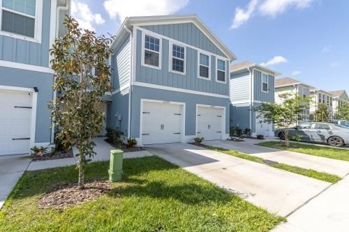 合同活跃: $240,000 (3 贝兹, 2 浴室, 1440 平方英尺)