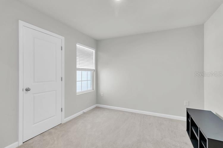 合同活跃: $240,000 (3 贝兹, 2 浴室, 1440 平方英尺)