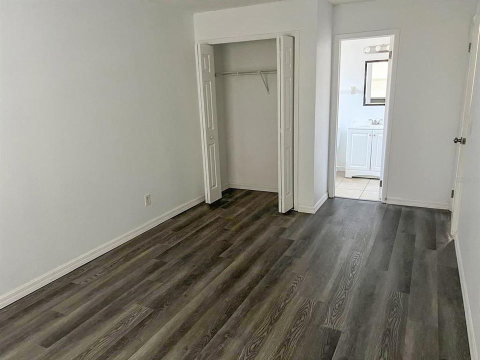 For Sale: $175,000 (2 beds, 2 baths, 905 Square Feet)