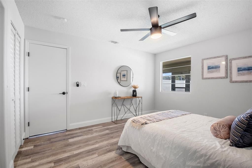 Под контрактом: $195,000 (2 спален, 2 ванн, 1122 Квадратных фут)