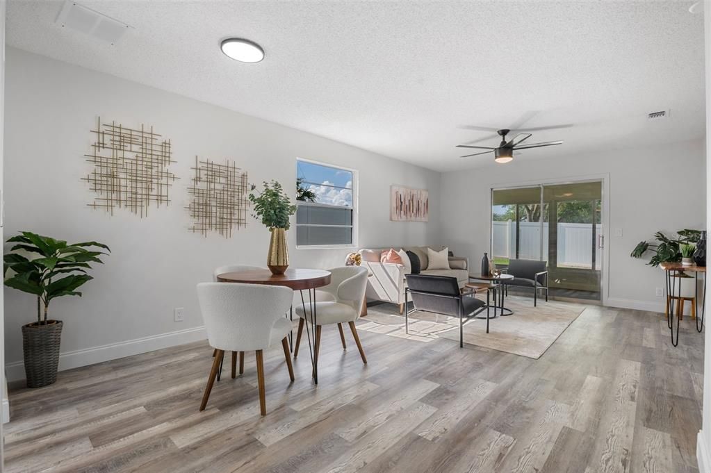 Под контрактом: $195,000 (2 спален, 2 ванн, 1122 Квадратных фут)