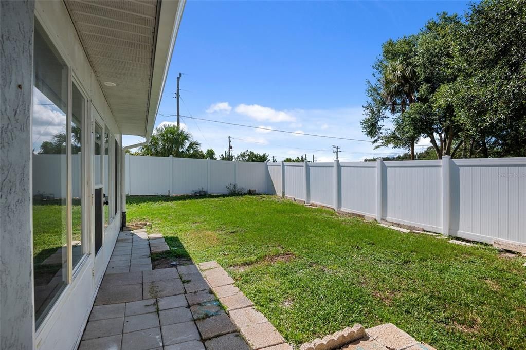 Под контрактом: $195,000 (2 спален, 2 ванн, 1122 Квадратных фут)