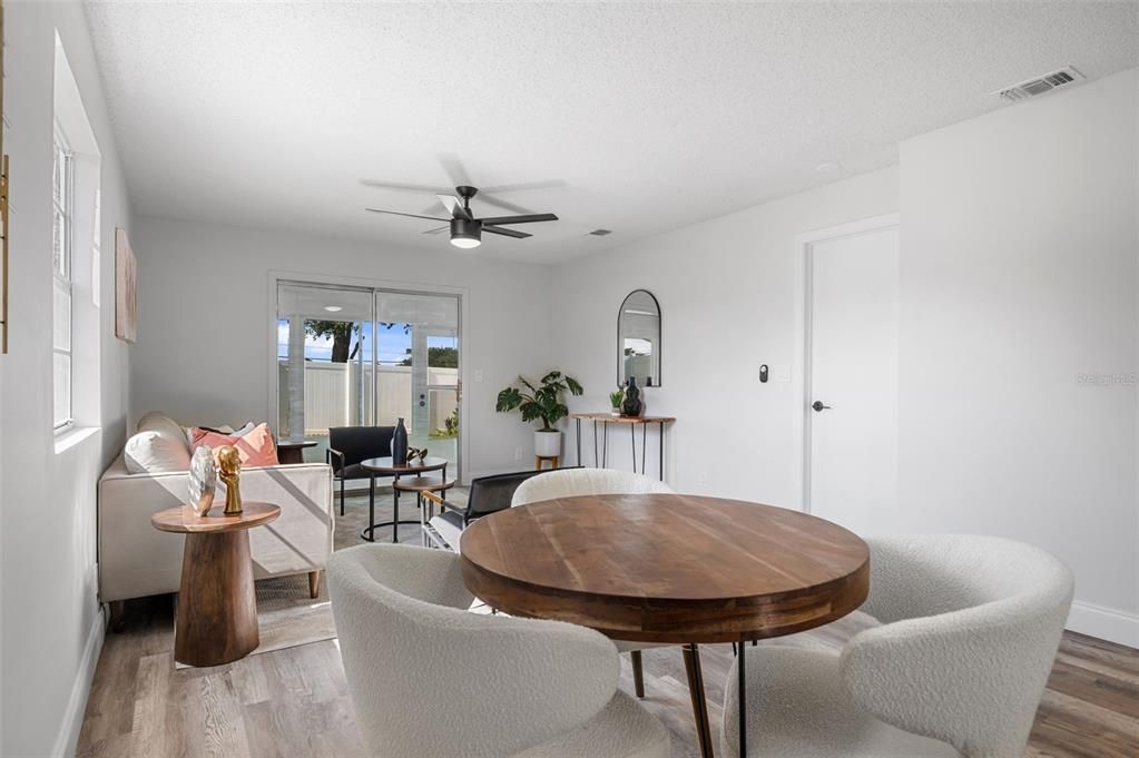 Под контрактом: $195,000 (2 спален, 2 ванн, 1122 Квадратных фут)