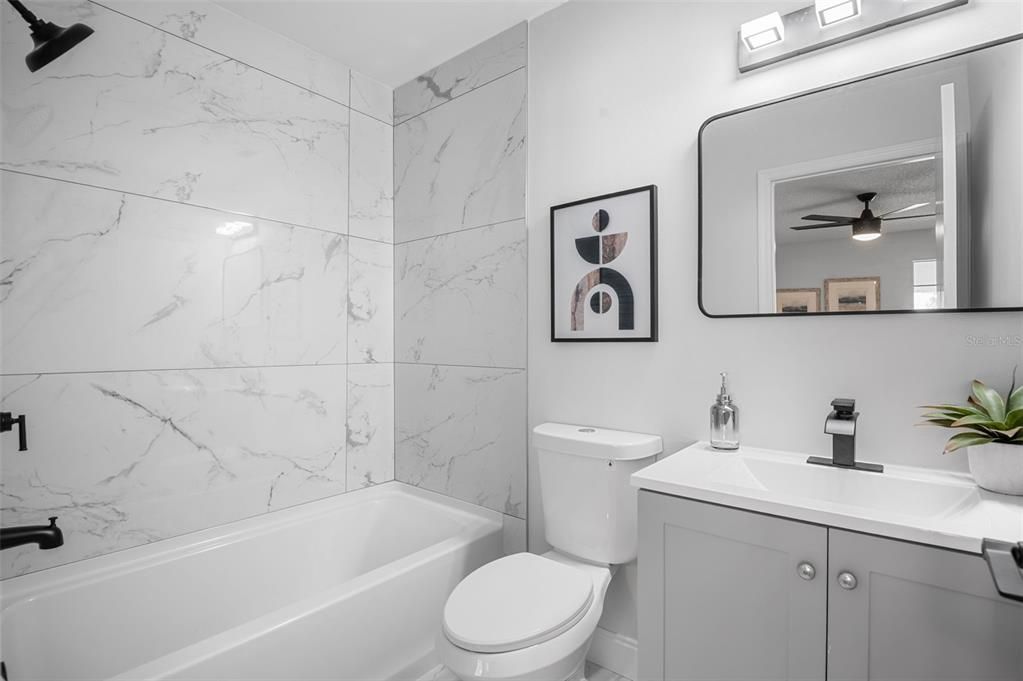 Под контрактом: $195,000 (2 спален, 2 ванн, 1122 Квадратных фут)