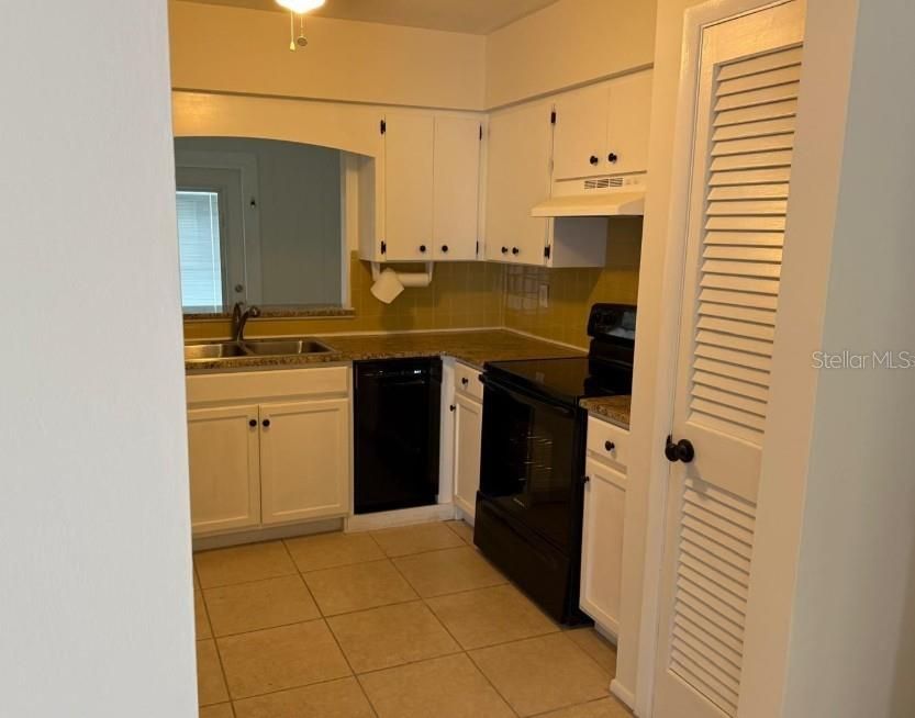 For Rent: $1,875 (2 beds, 2 baths, 1230 Square Feet)
