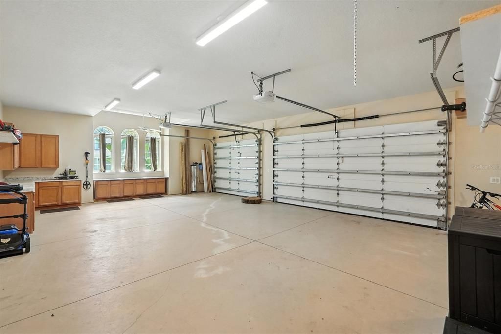 Под контрактом: $674,900 (4 спален, 4 ванн, 3824 Квадратных фут)