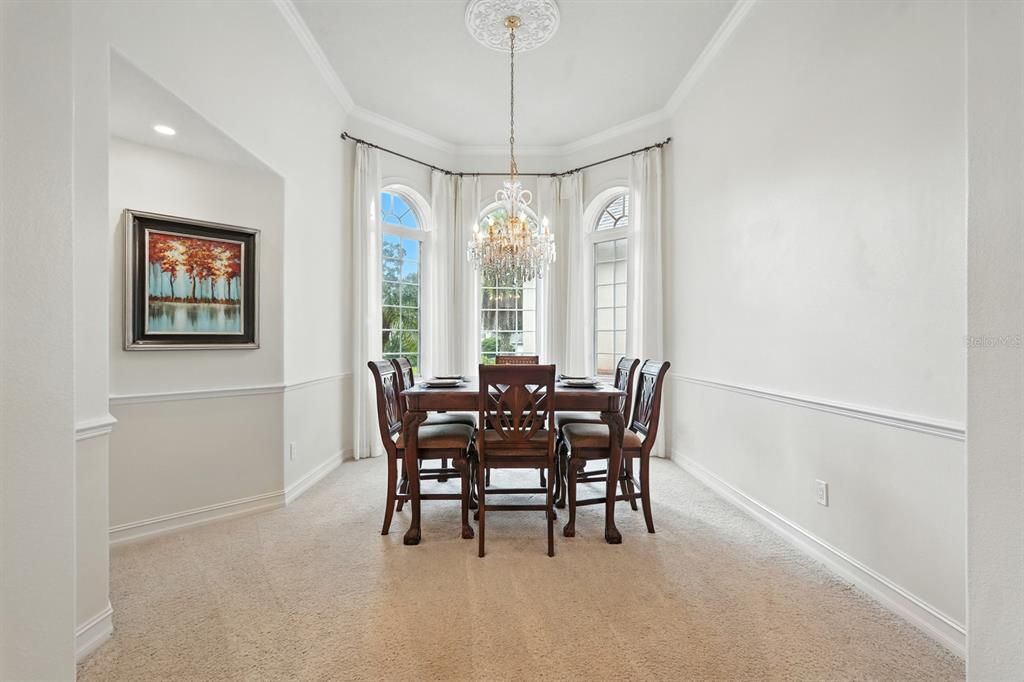 Под контрактом: $674,900 (4 спален, 4 ванн, 3824 Квадратных фут)