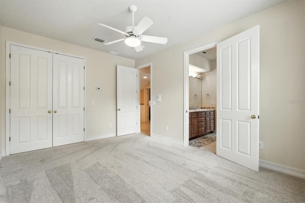 Под контрактом: $674,900 (4 спален, 4 ванн, 3824 Квадратных фут)